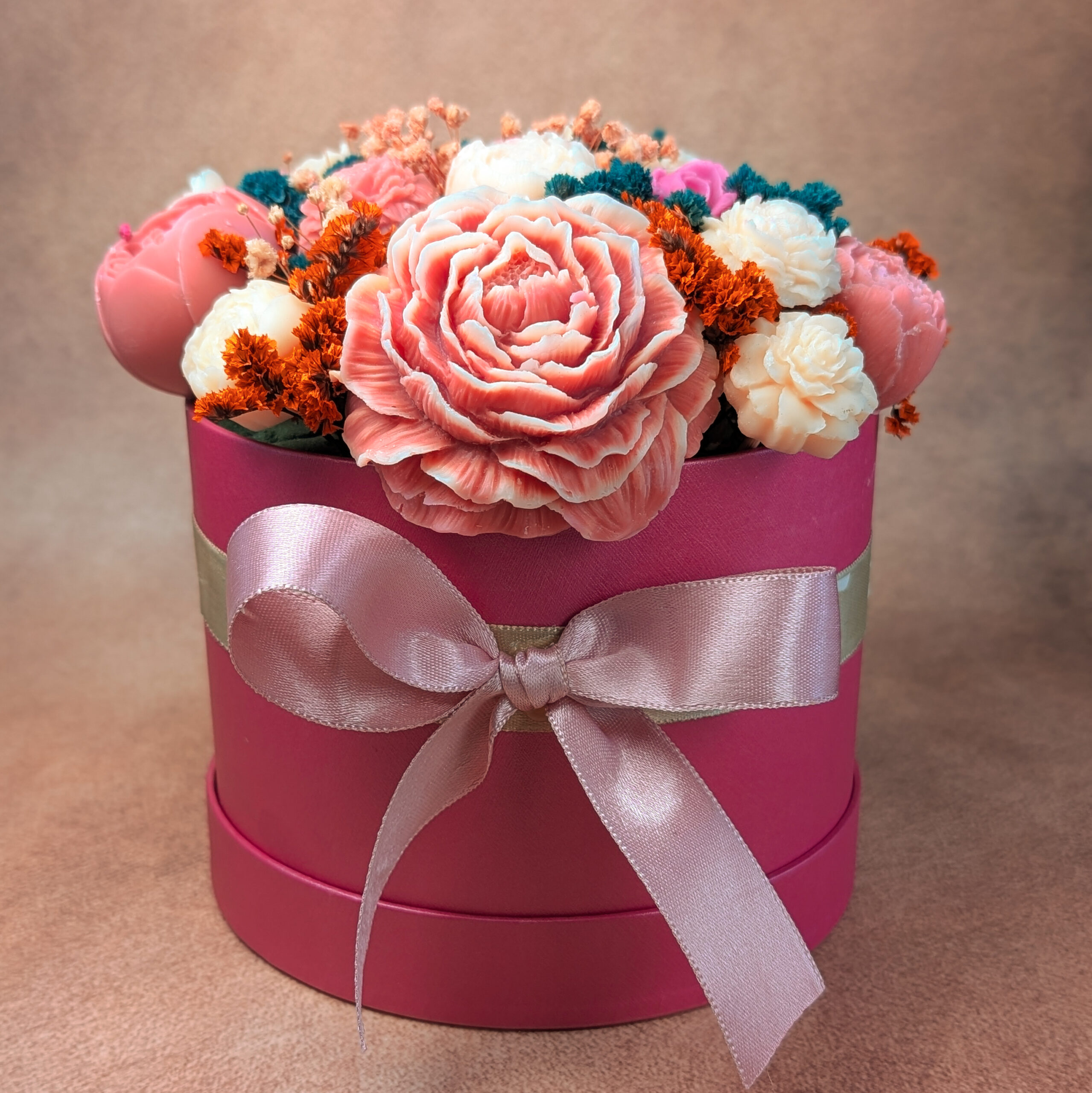 Luxury Round Bouquet Candle – Pink Peony Grandeur