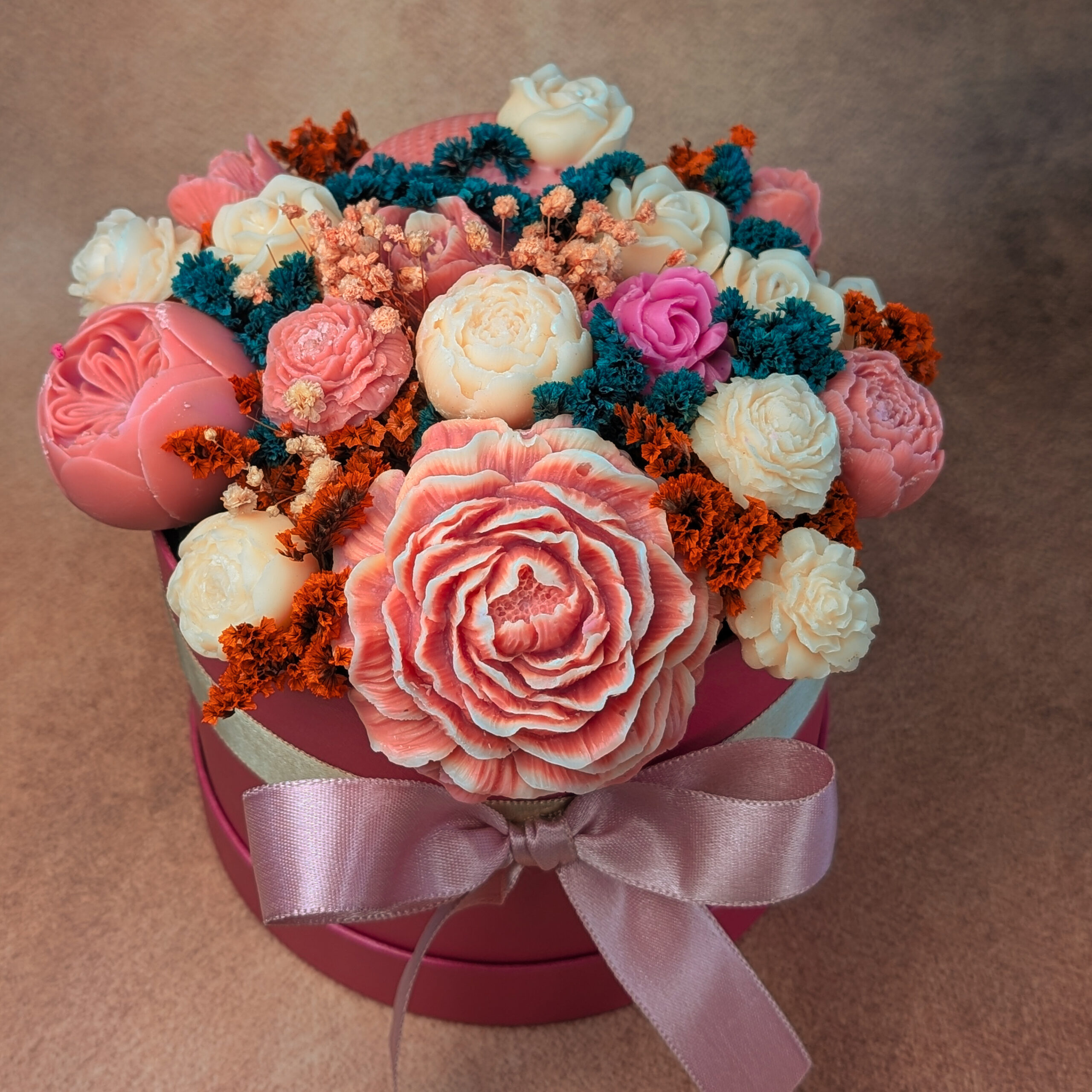 Luxury Round Bouquet Candle – Pink Peony Grandeur - Image 3