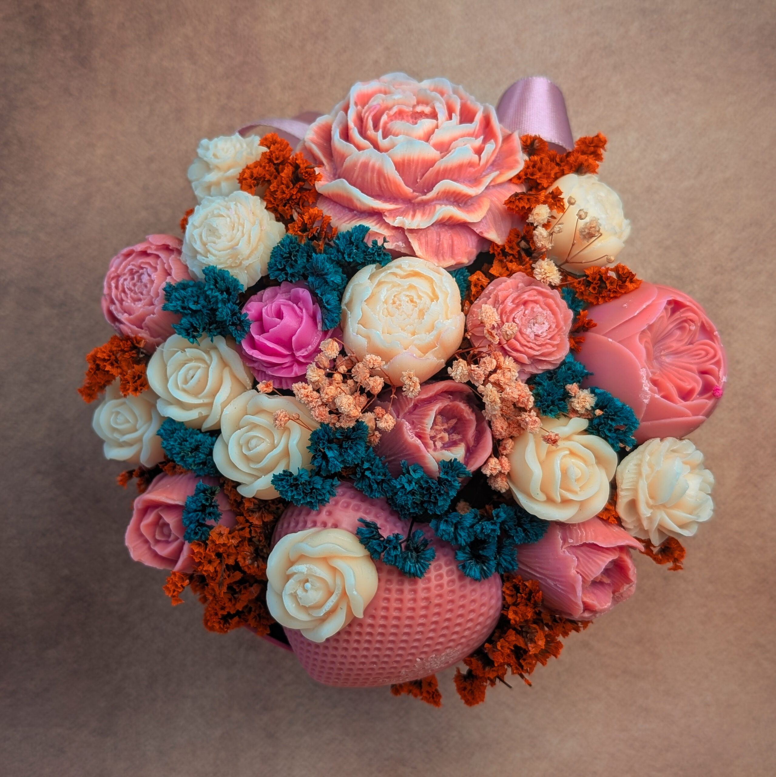 Luxury Round Bouquet Candle – Pink Peony Grandeur - Image 4