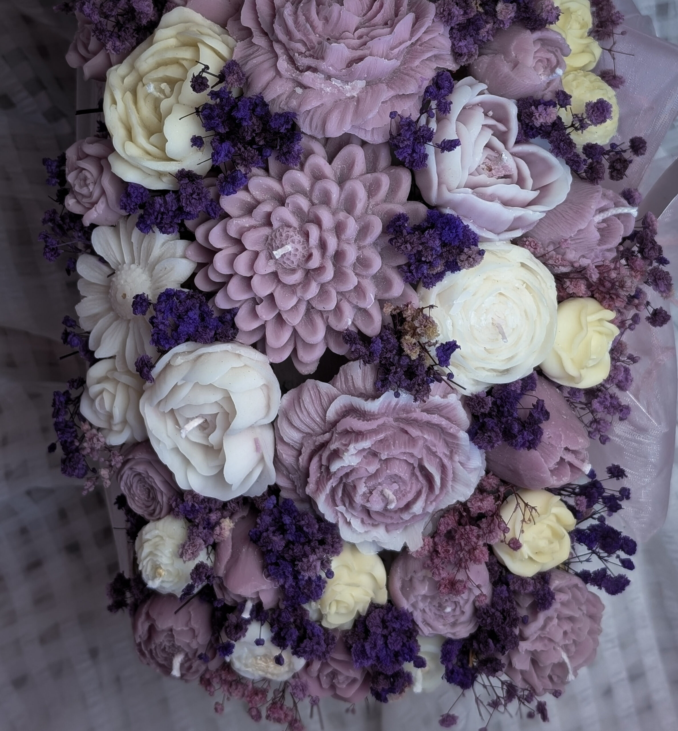 Luxury Floral Basket Candle – Pastel Elegance - Image 3