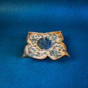 4-Leaf Metal Urli – Gemstone Glow Candle