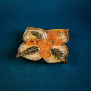 4-Leaf Metal Urli – Floral Elegance Candle