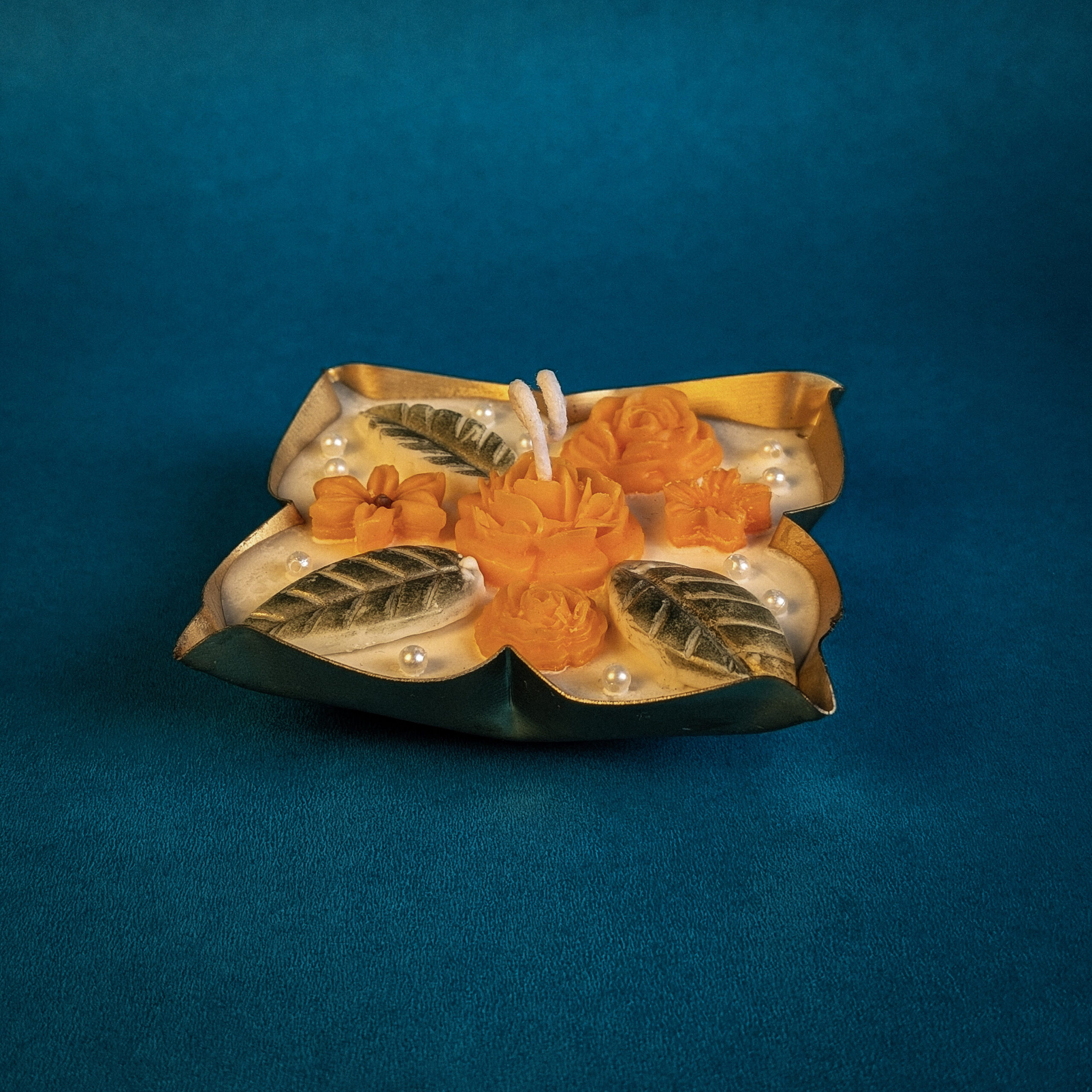 4-Leaf Metal Urli – Floral Elegance Candle - Image 2