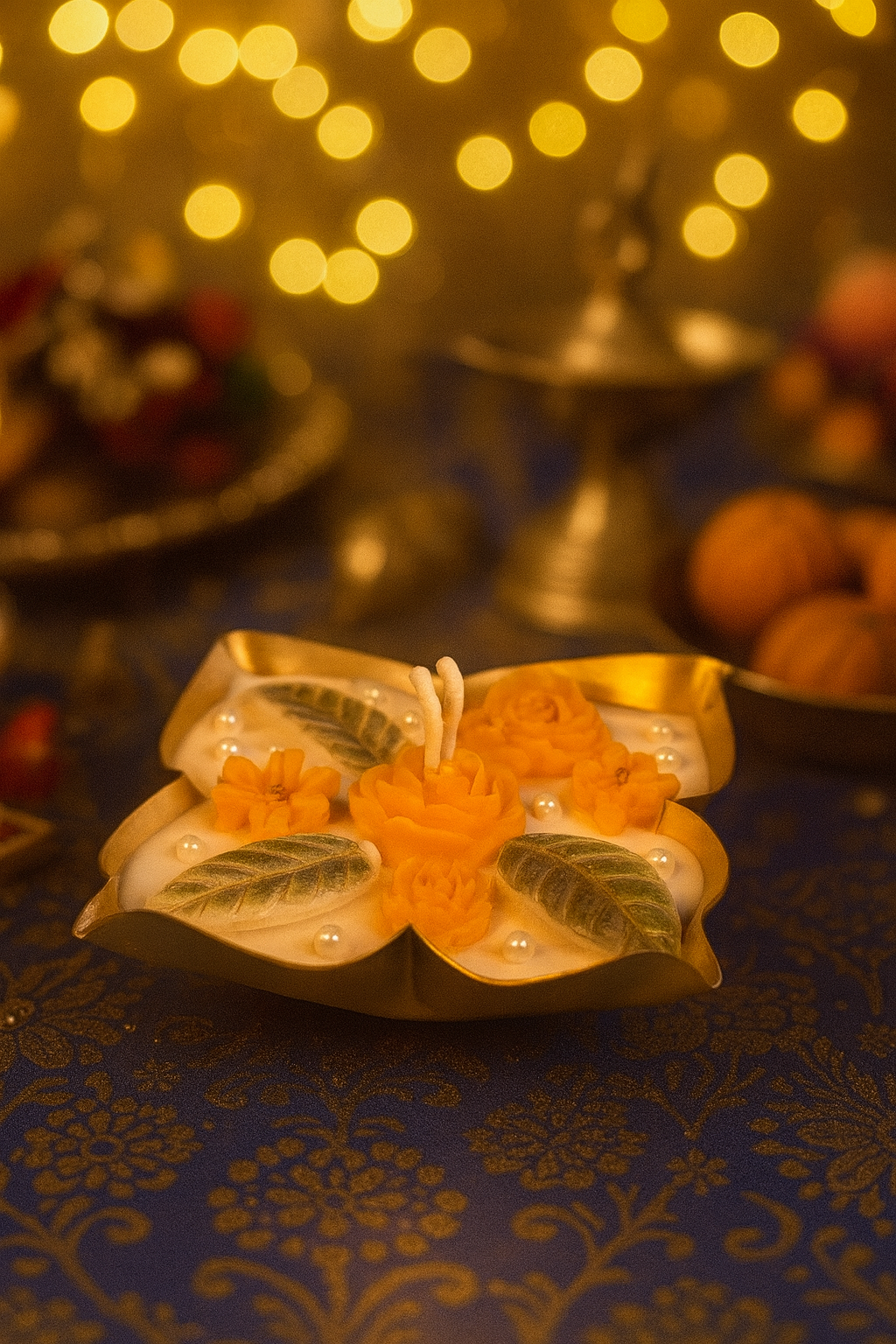 4-Leaf Metal Urli – Floral Elegance Candle - Image 4