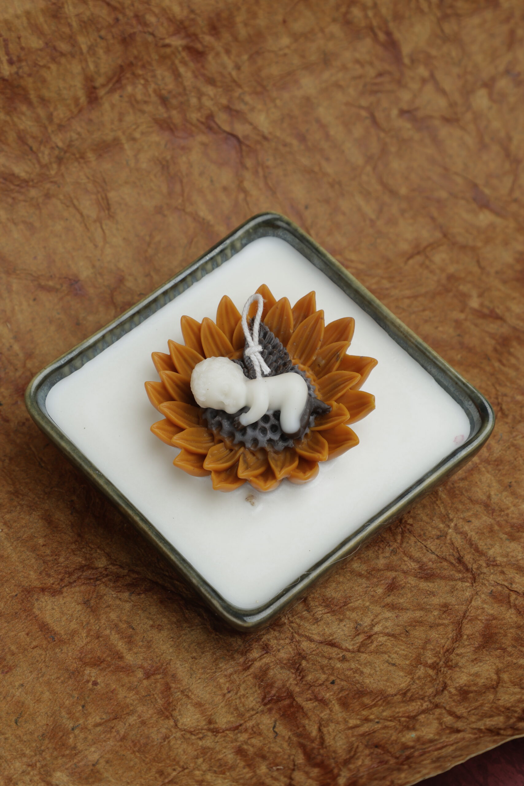 Sunlit Bloom Candle – Handcrafted Sunflower Candle in Ceramic Bowl